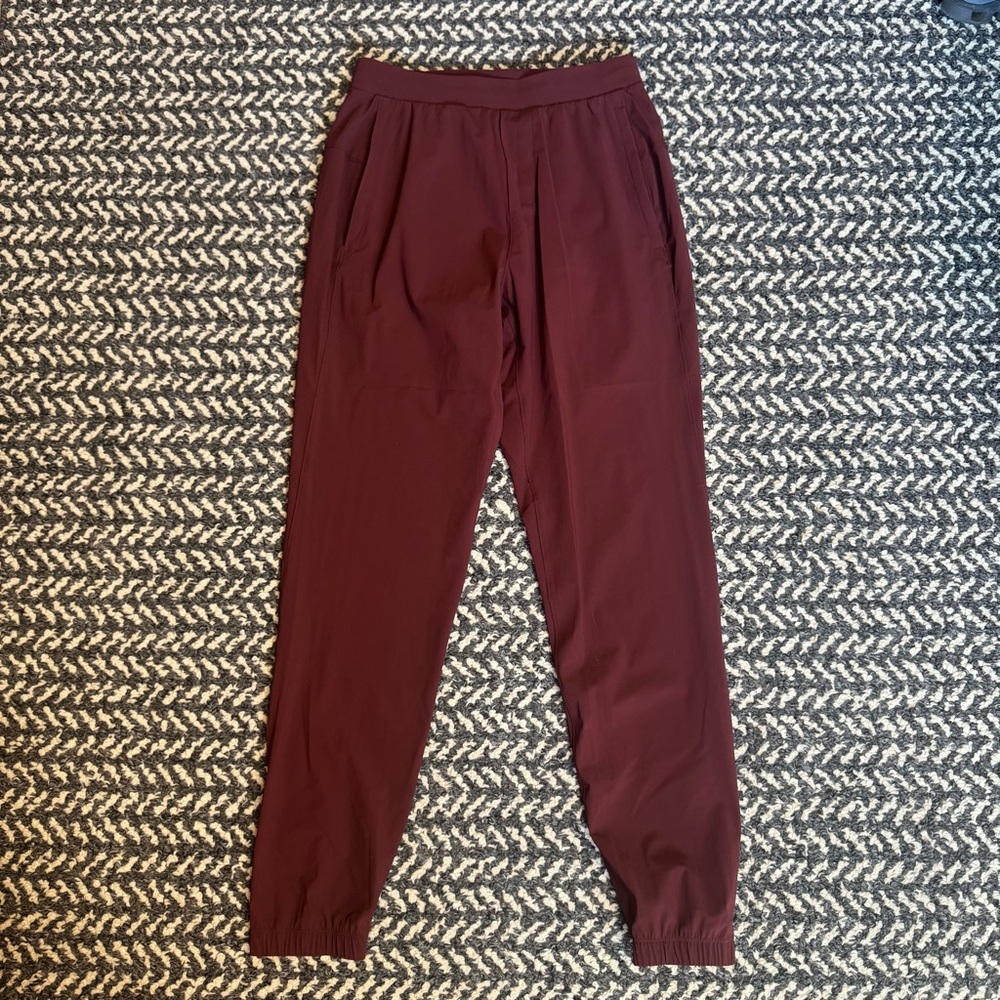 lululemon athletica Men's Surge Jogger 29” in Red Merlot